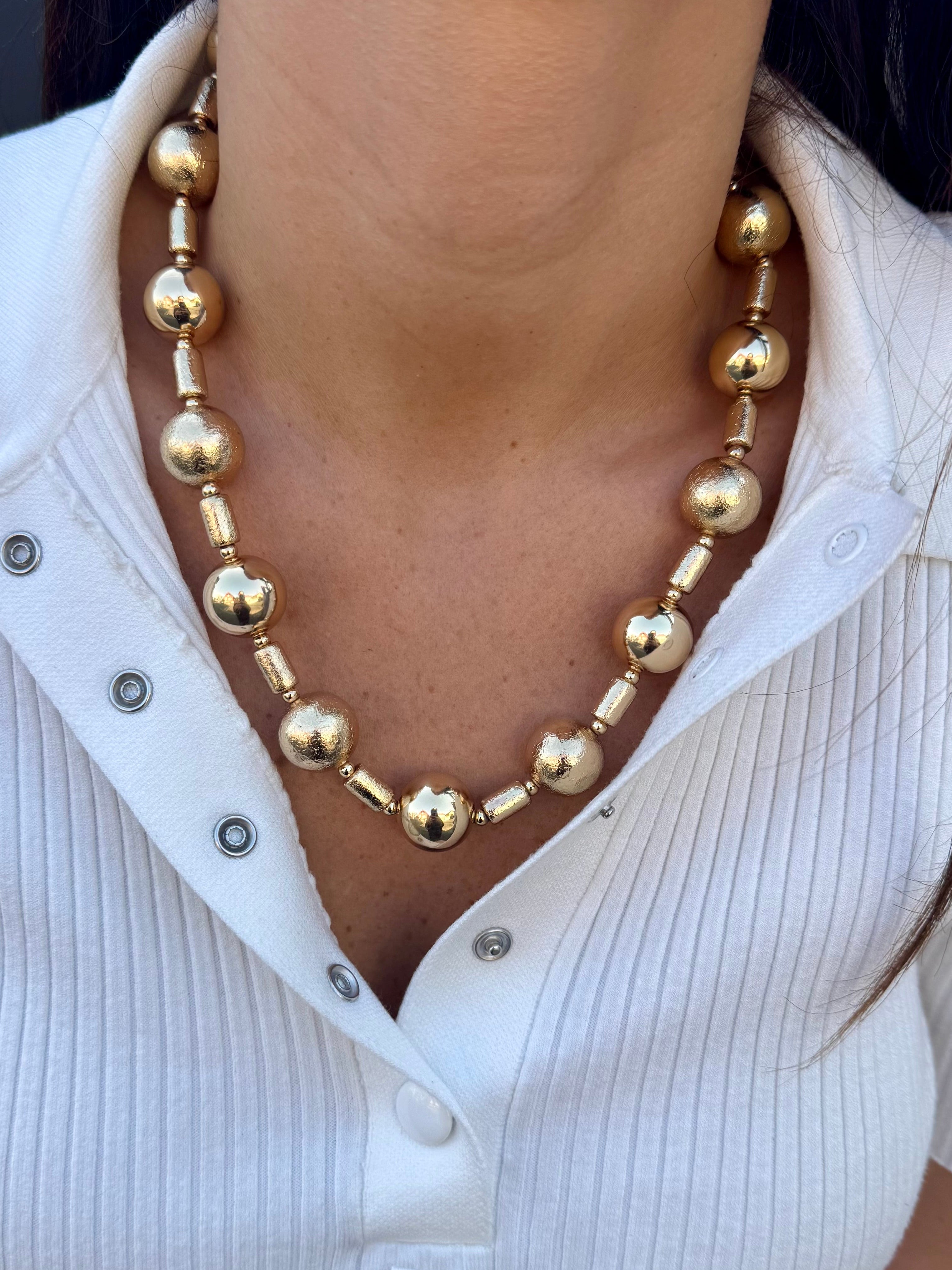 Collier grosse boules dorée
