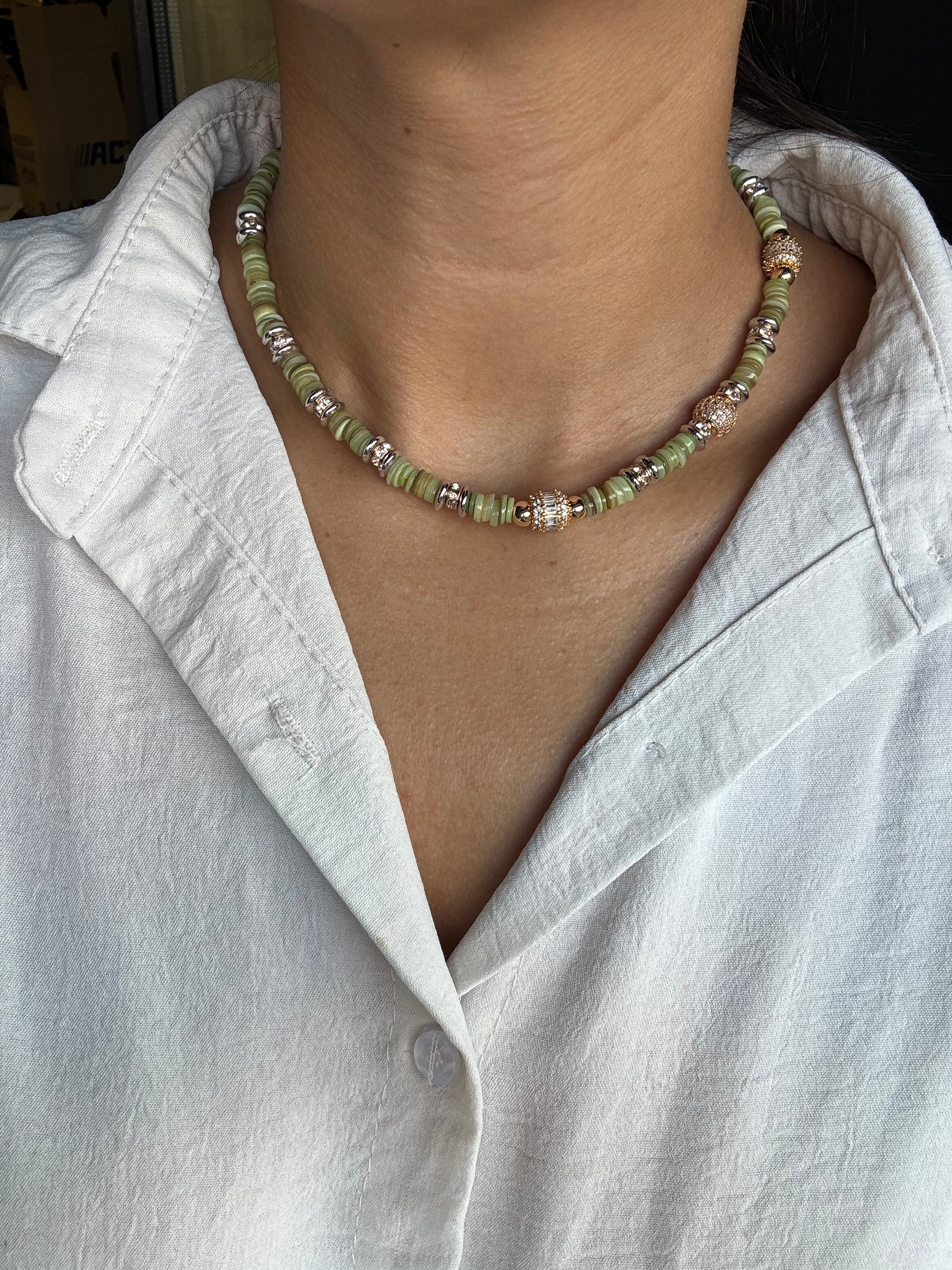 Collier perle verte avec boule zirconium