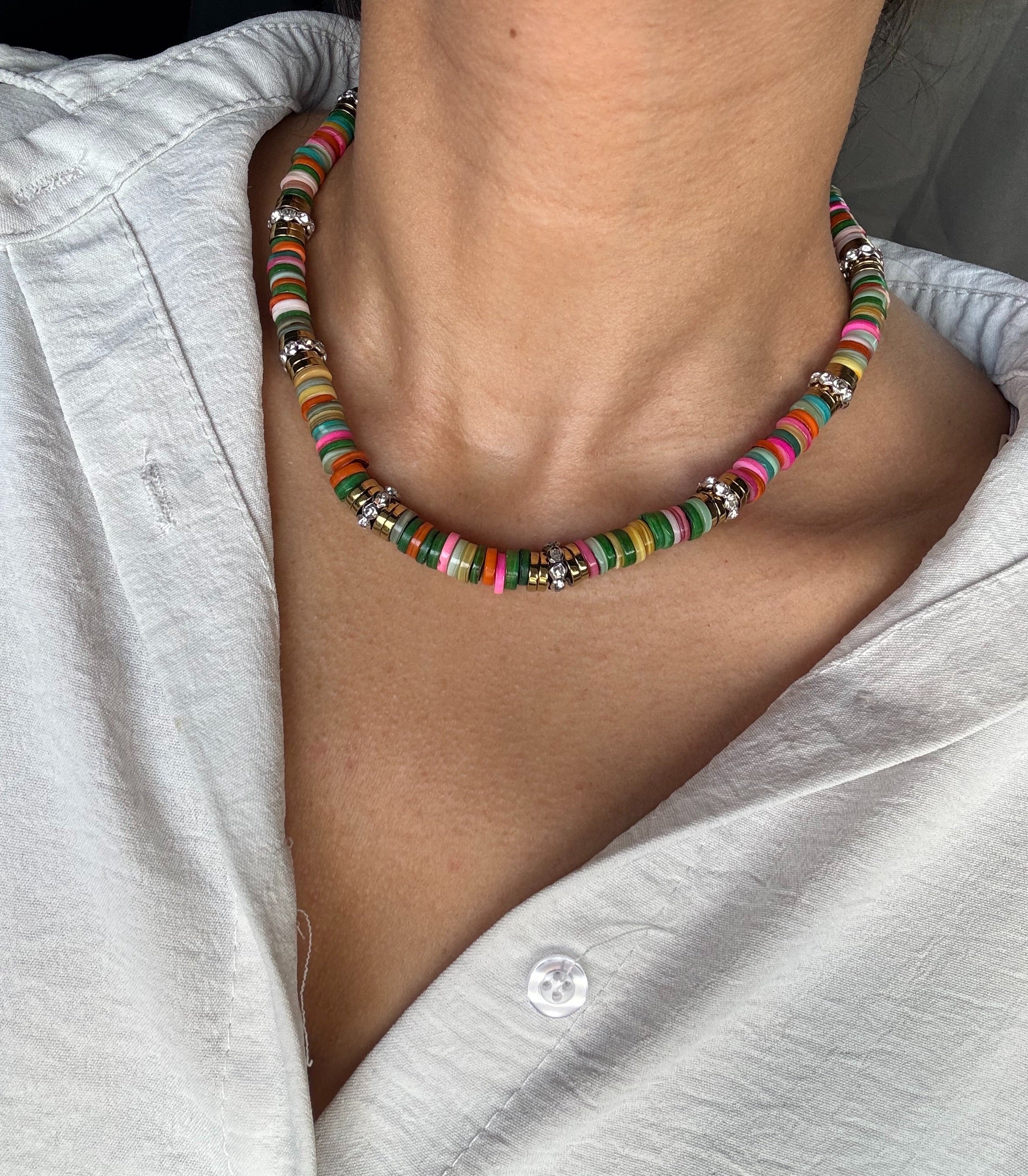 Collier perles multicolores